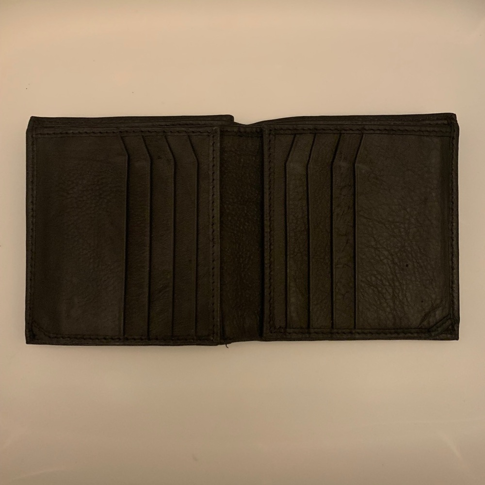 Men’s Boss Wallet with 20 Card Slots!